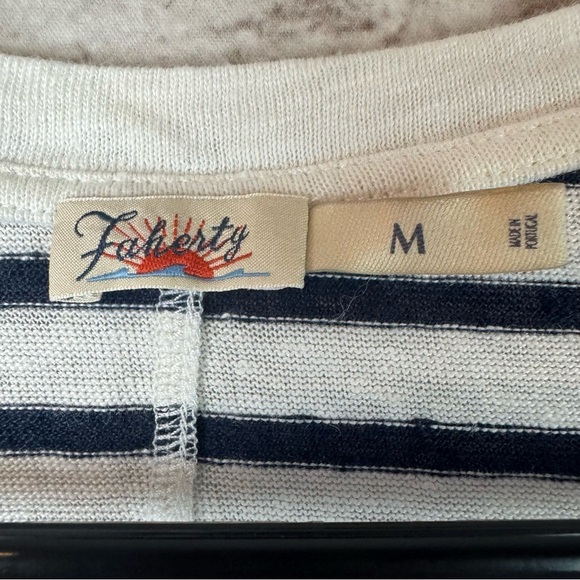 Faherty Womens Medium Linen V-Neck Tee Short Navy Blue White Stripe Short Sleeve - Picture 3 of 7